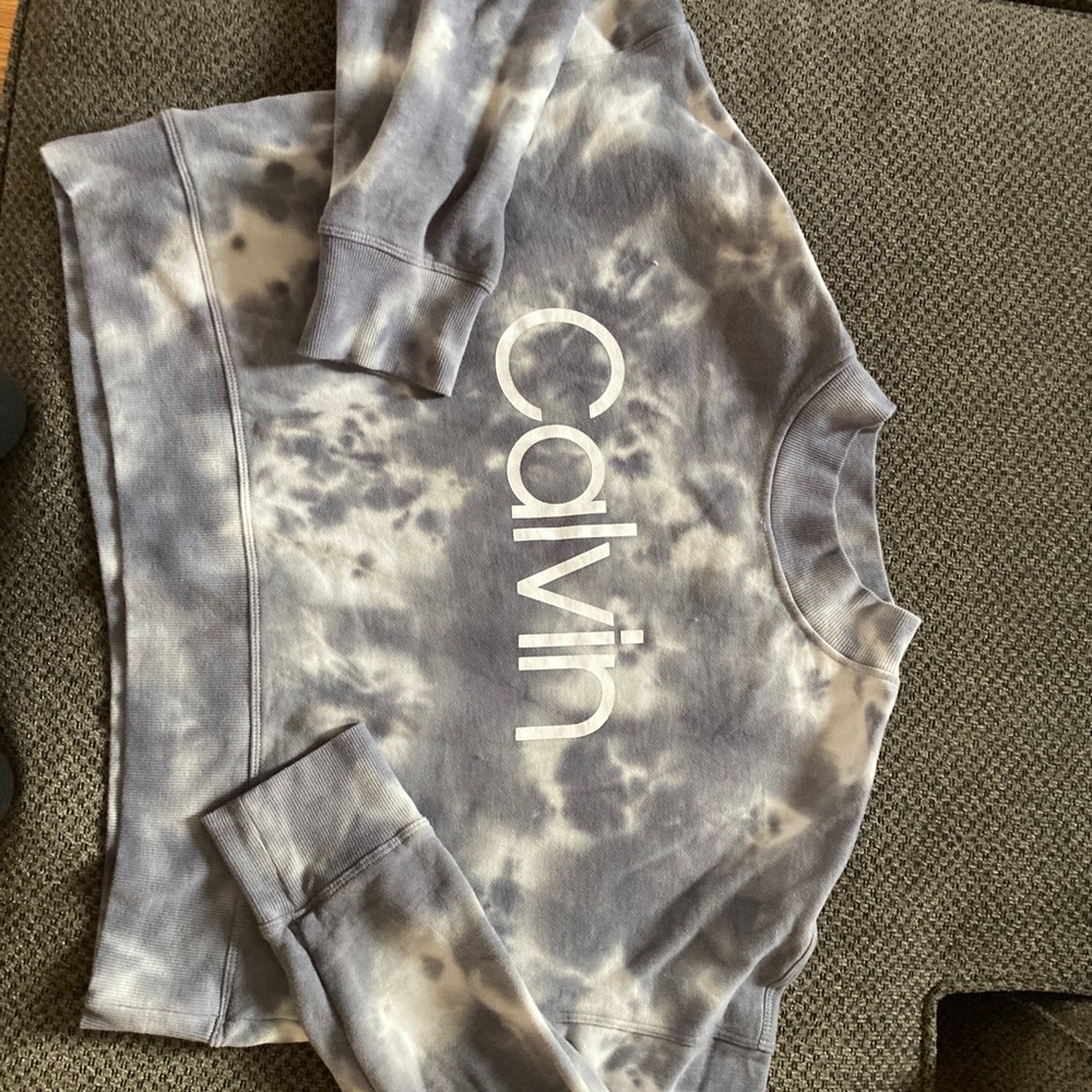 Calvin Klein juniors half sweatshirt. Size large